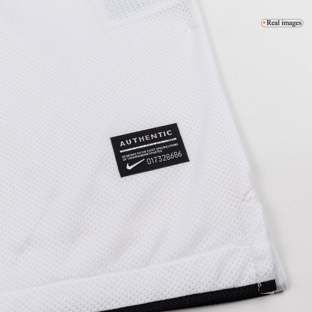 Retro 2010/11 Manchester United Away Football Shirt