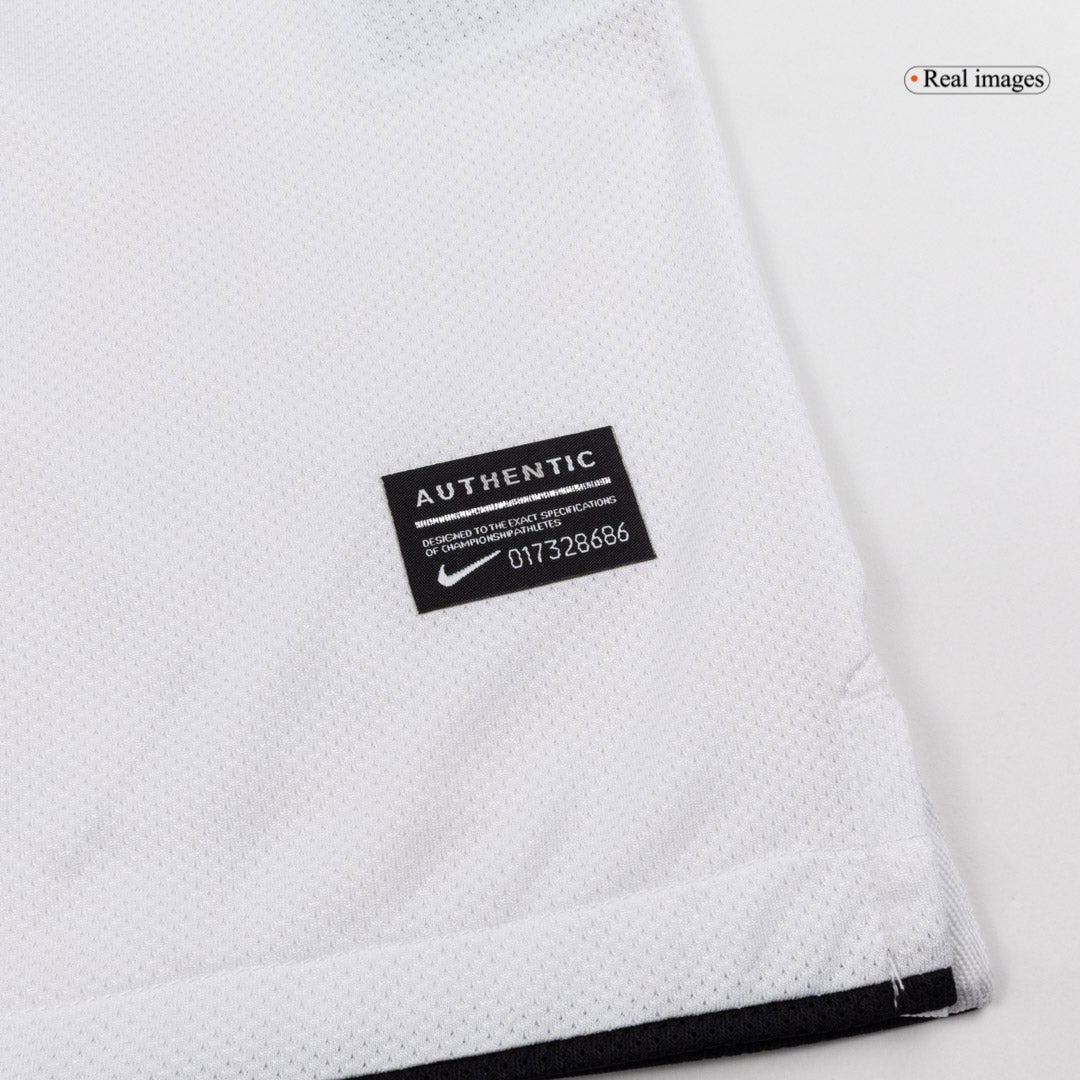Retro 2010/11 Manchester United Away Football Shirt
