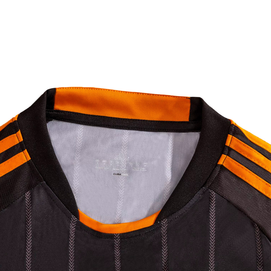 Retro 2010/11 Chelsea Away Football Shirt
