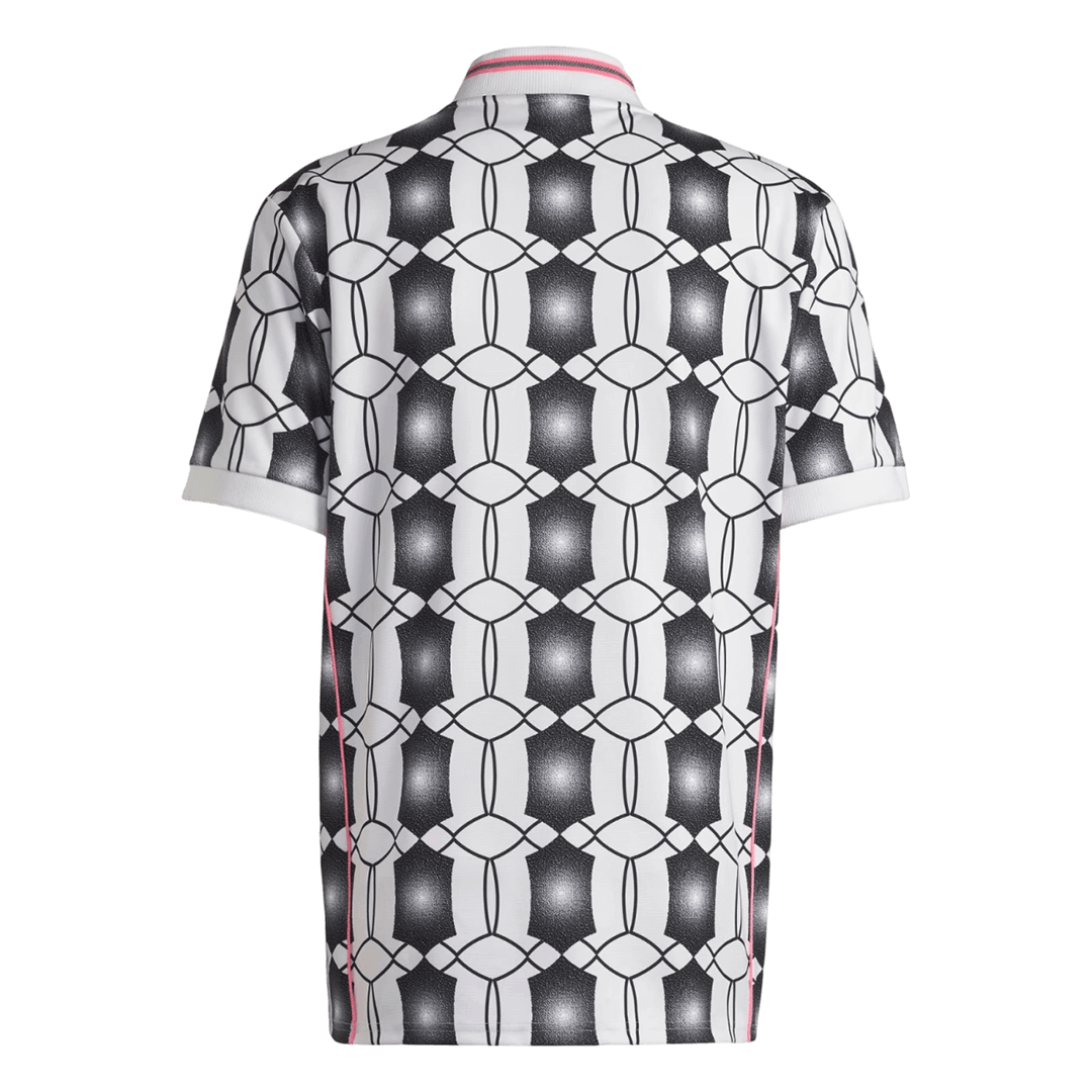 Juventus Football Shirt 2025/26