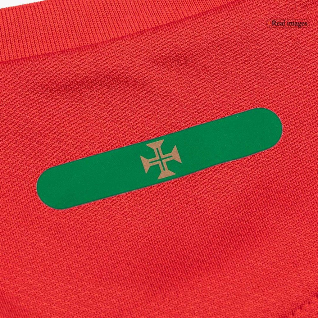 Retro 2010 Portugal Home Football Shirt