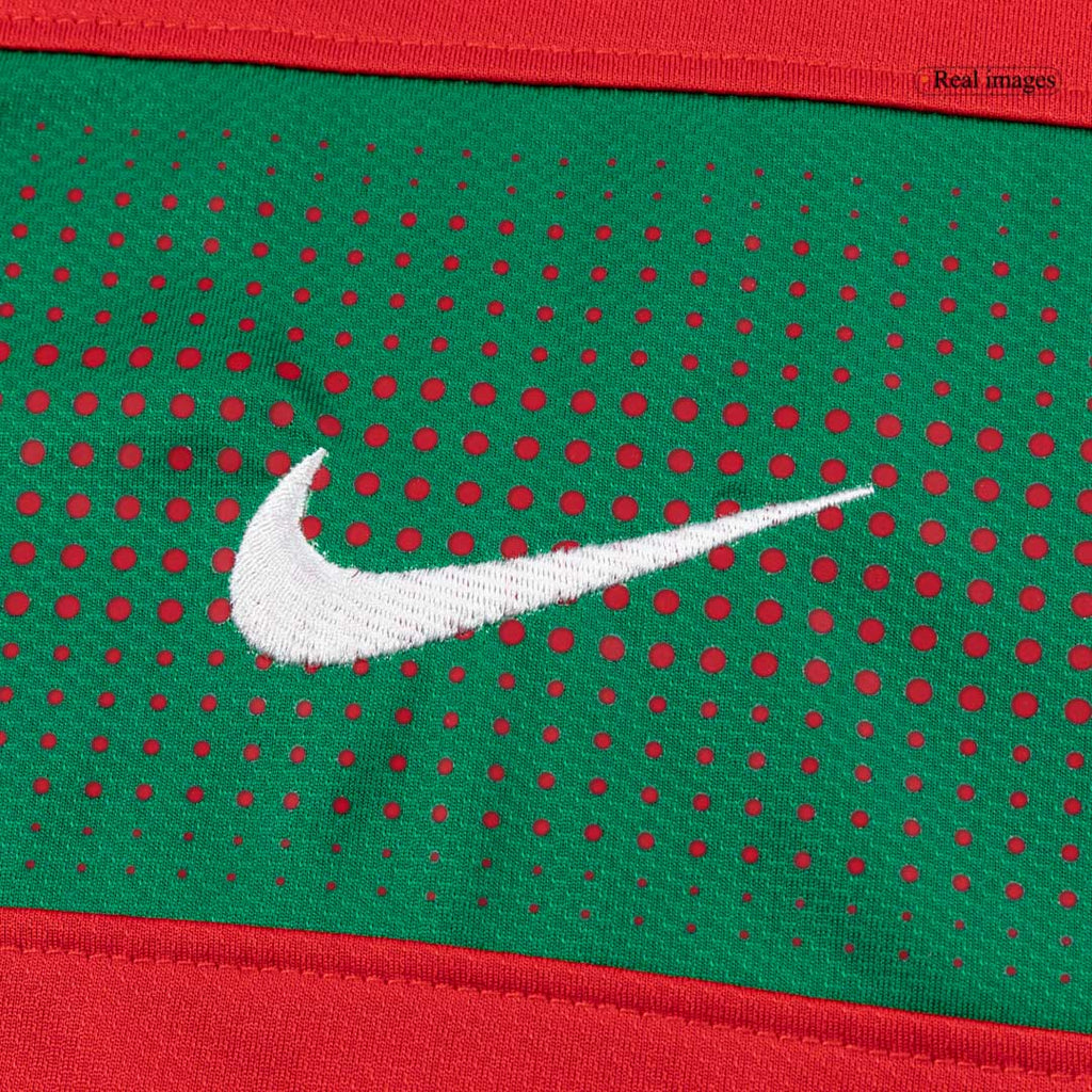 Retro 2010 Portugal Home Football Shirt