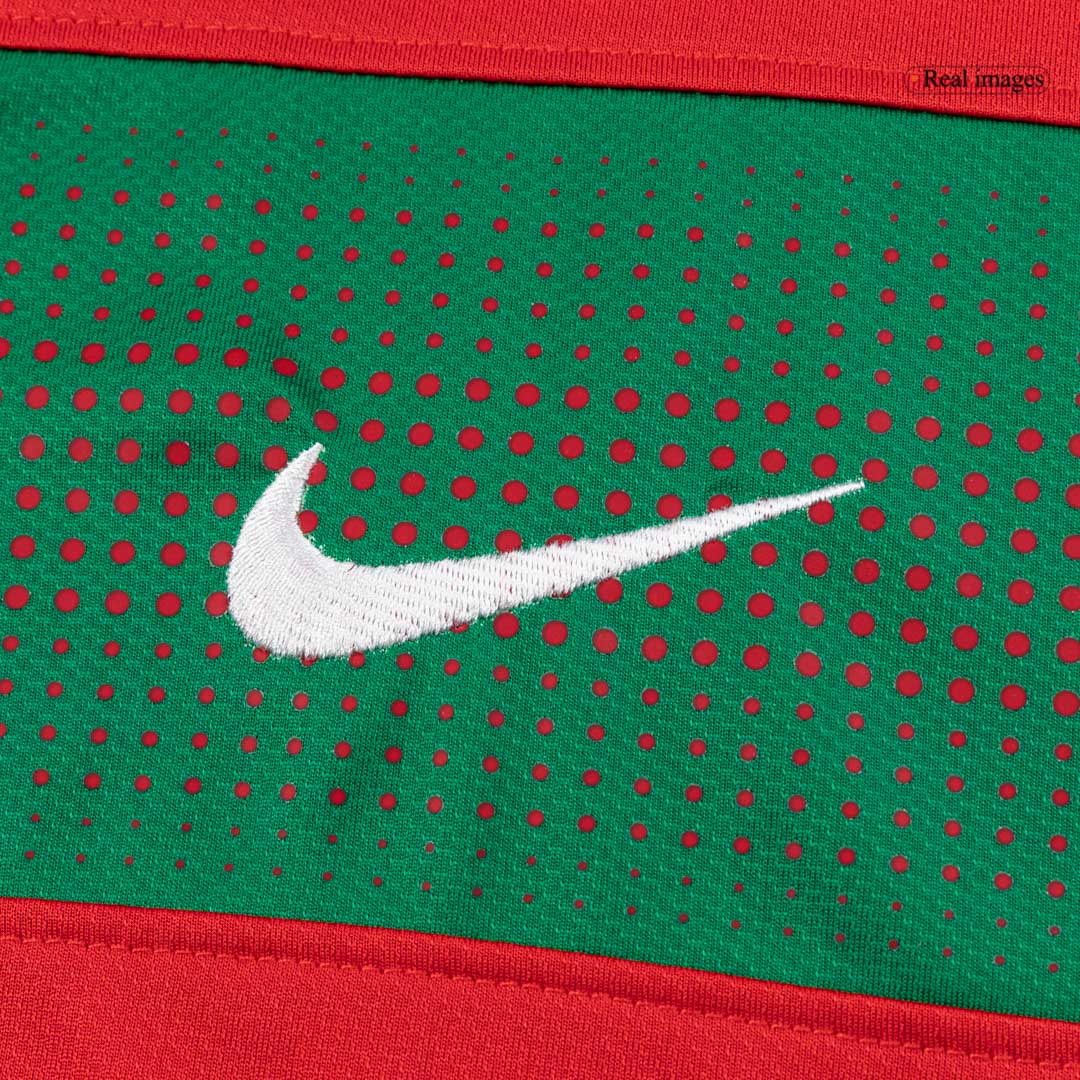 Retro 2010 Portugal Home Football Shirt