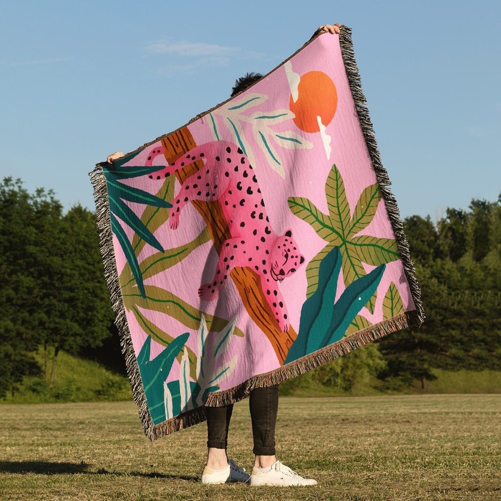 Pink Leopard Woven Throw Blanket: Tropical Jungle Tapestry
